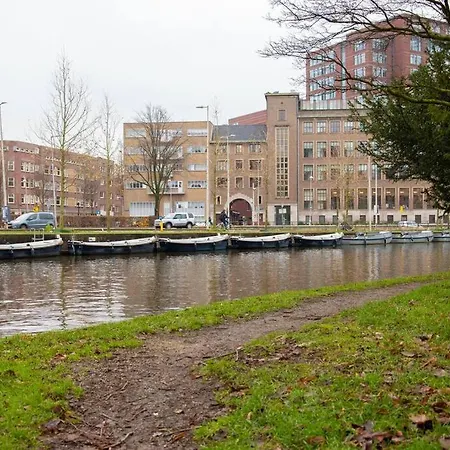 Private 60m2 - Centre Location Apartment *